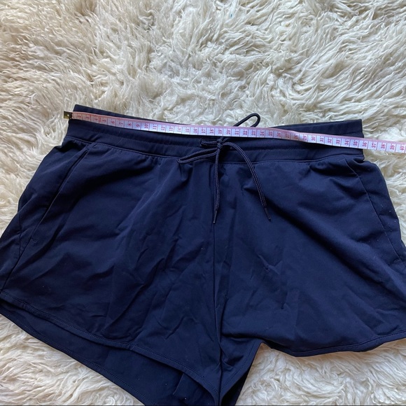 Uniqlo dark navy running shorts - Picture 3 of 8
